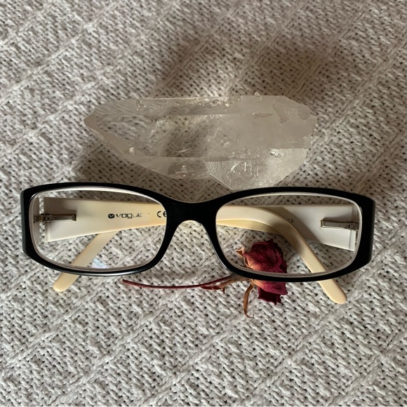 Vogue Prescription Eyeglasses + Eyeglasses Case - Picture 10 of 12